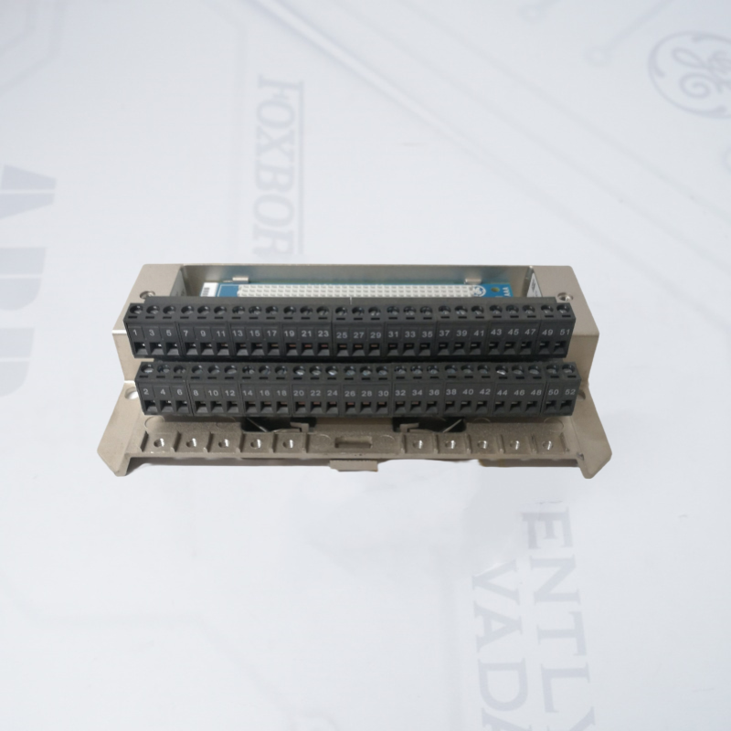 IS430SNUAH1A General Electric Evrensel Analog Giriş/Çıkış Modülü Tabanı
