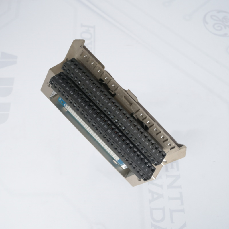 IS430SNUAH1A General Electric Evrensel Analog Giriş/Çıkış Modülü Tabanı