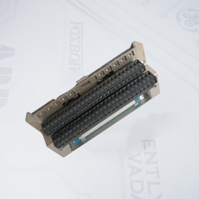 IS430SNUAH1A General Electric Evrensel Analog Giriş/Çıkış Modülü Tabanı