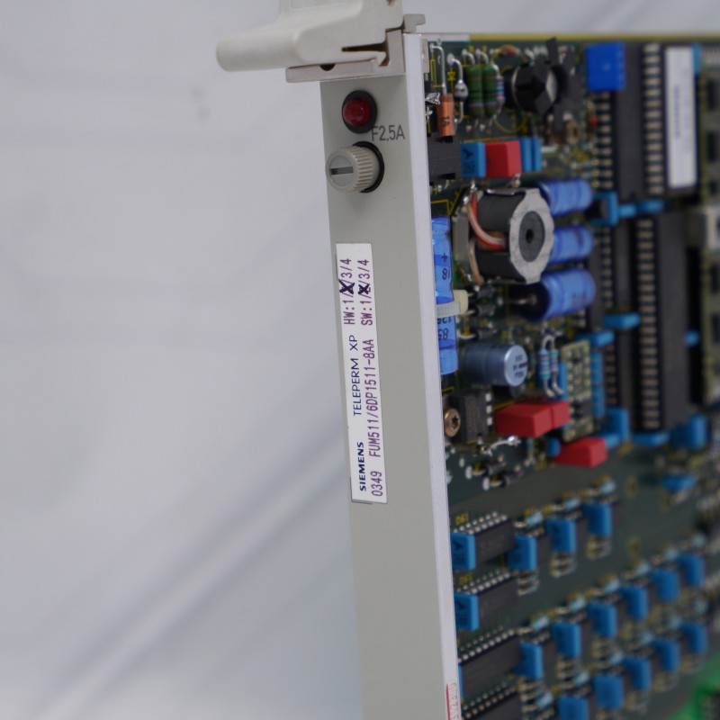 SIEMENS 6DP1511-8AA PLCs/Controle de Máquina