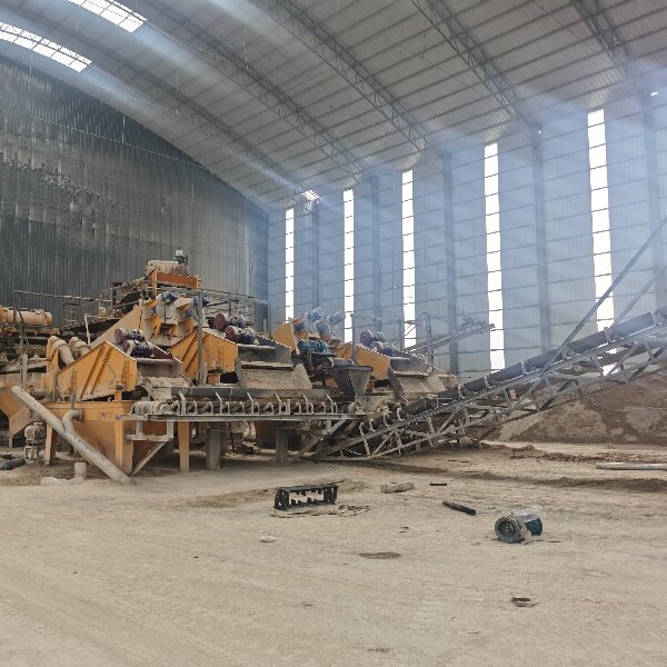 Projekt einer Produktionslinie für das Brechen und Sieben von Kalkstein im Bergbaubetrieb Gansu Chenghao