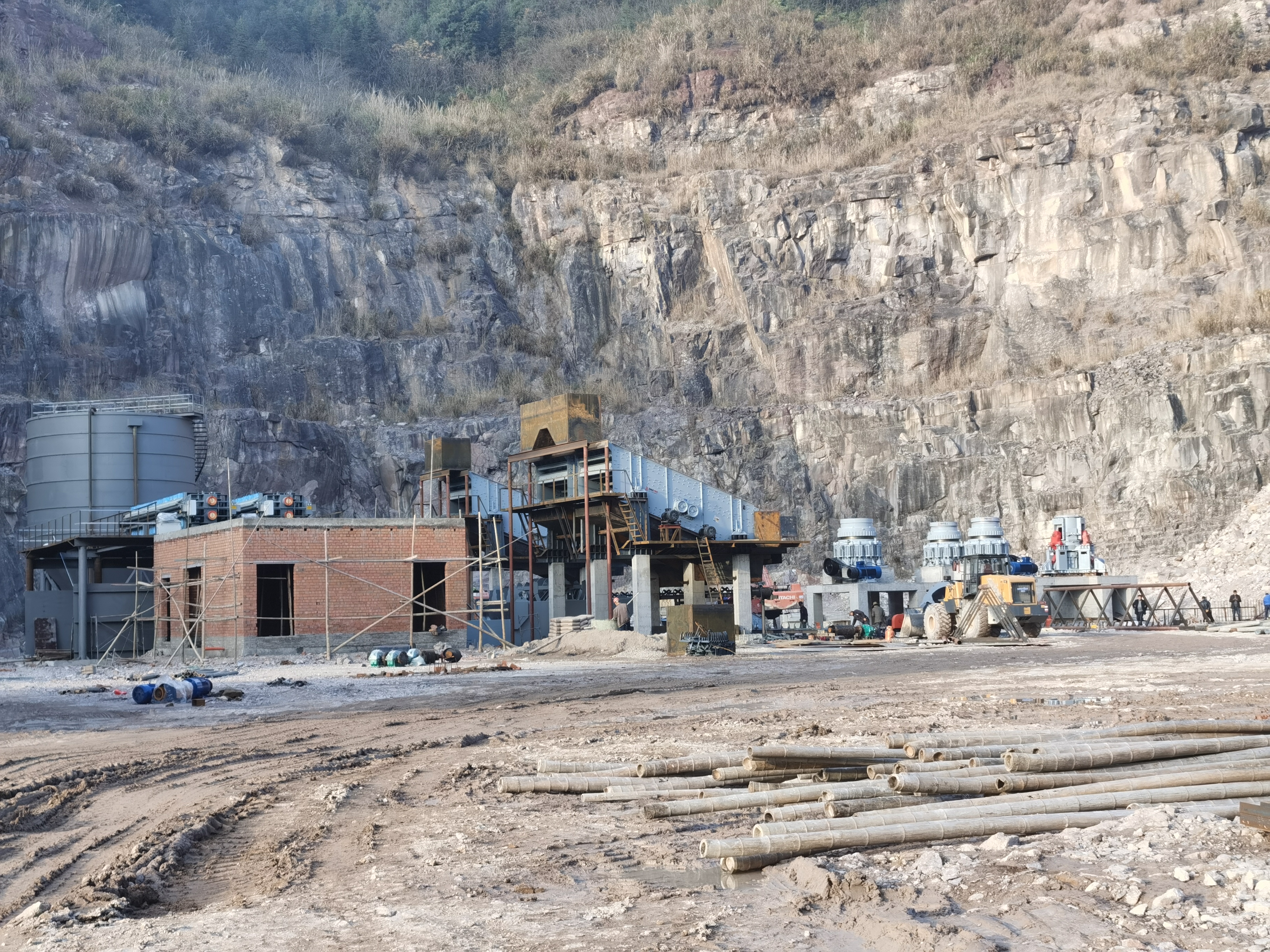 Crushing and screening