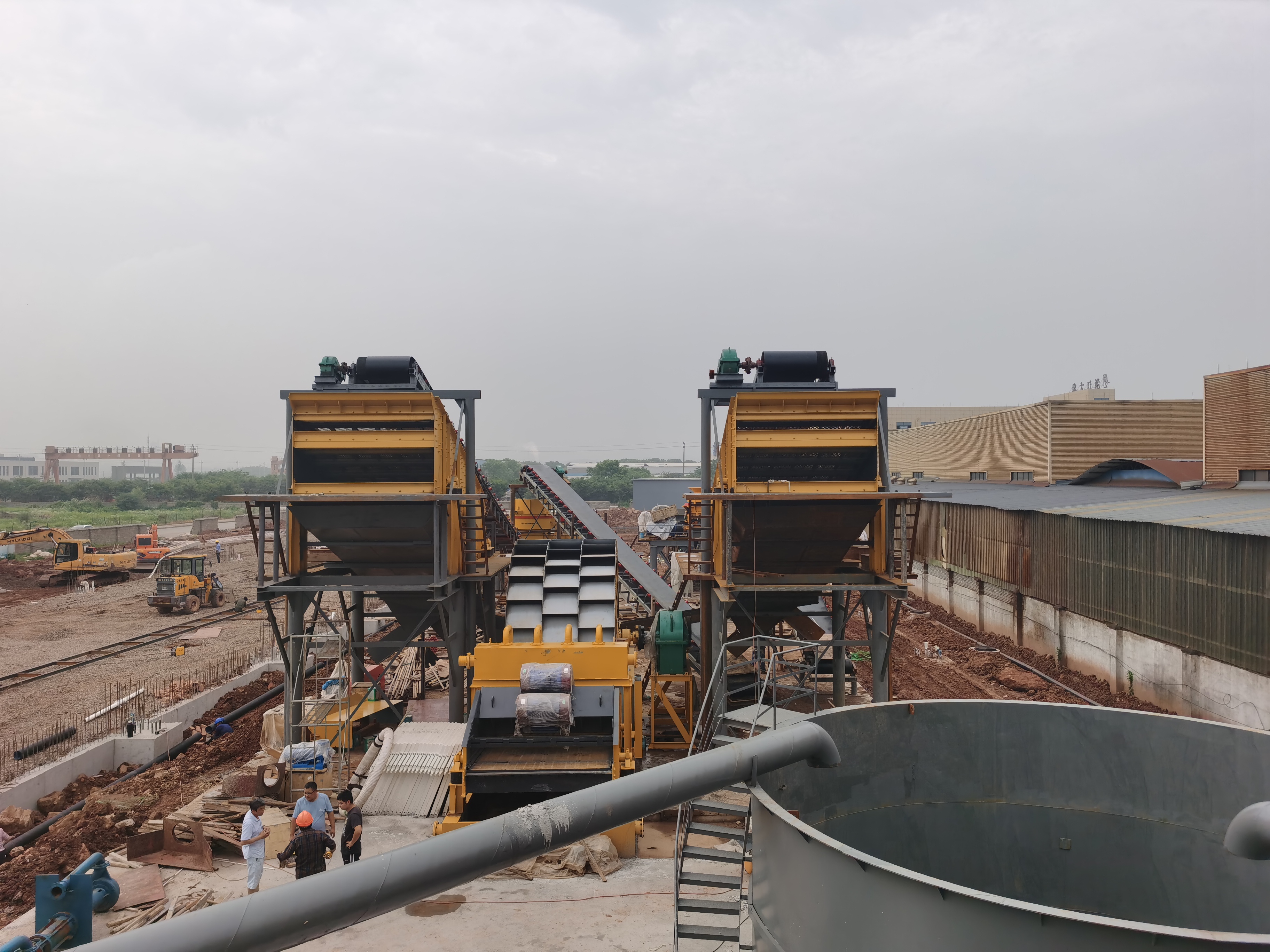 Crushing and screening