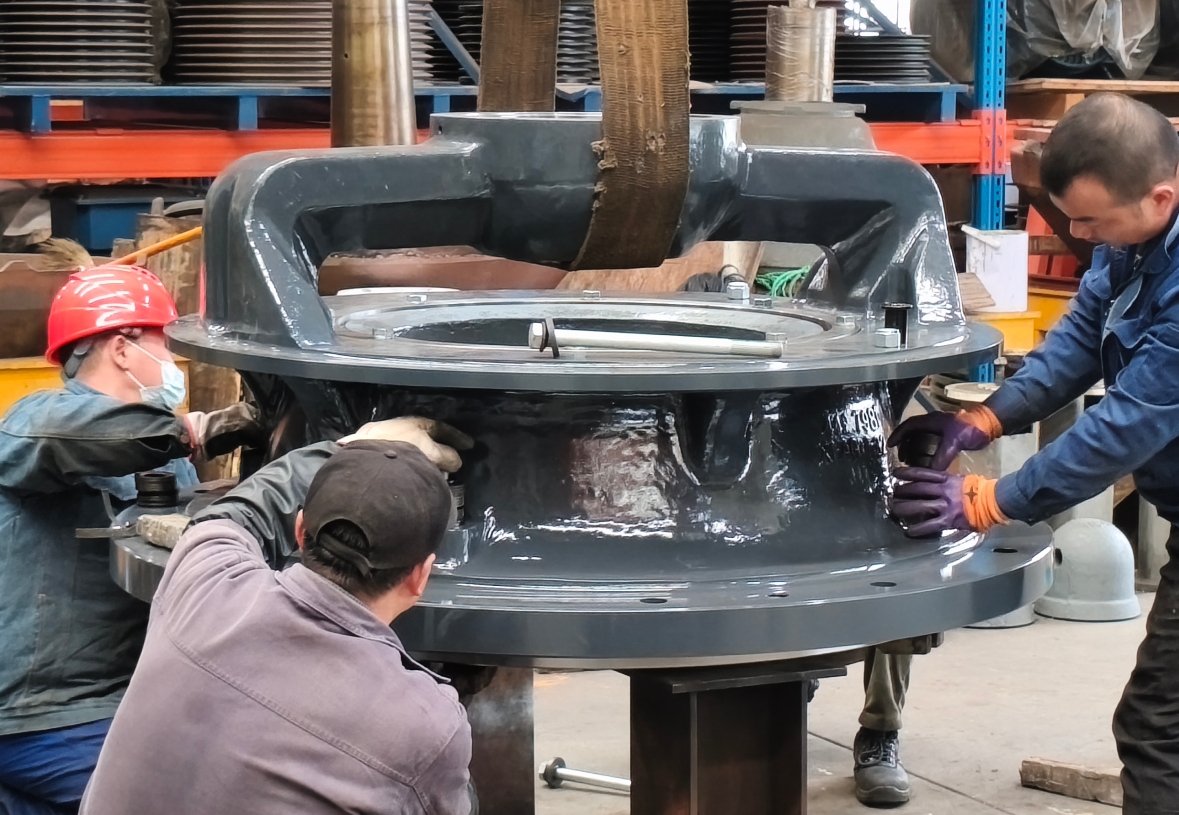 Гарчиг: Тогтмол шүдний хавтанг шинэлэг байдлаар суурилуулснаар Шанхайн Жуянь байгууламж дахь CH420 конусан бутлуурын гүйцэтгэл сайжирсан.