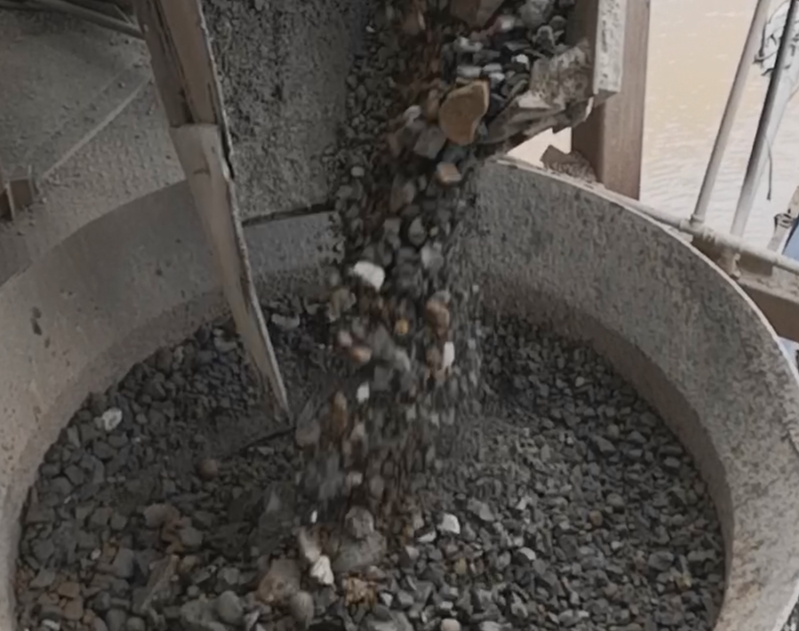 Тэсвэрлэхийн тулд бүтээгдсэн: Шанхайн Жуян хүнд технологийн хүч чадлын өв