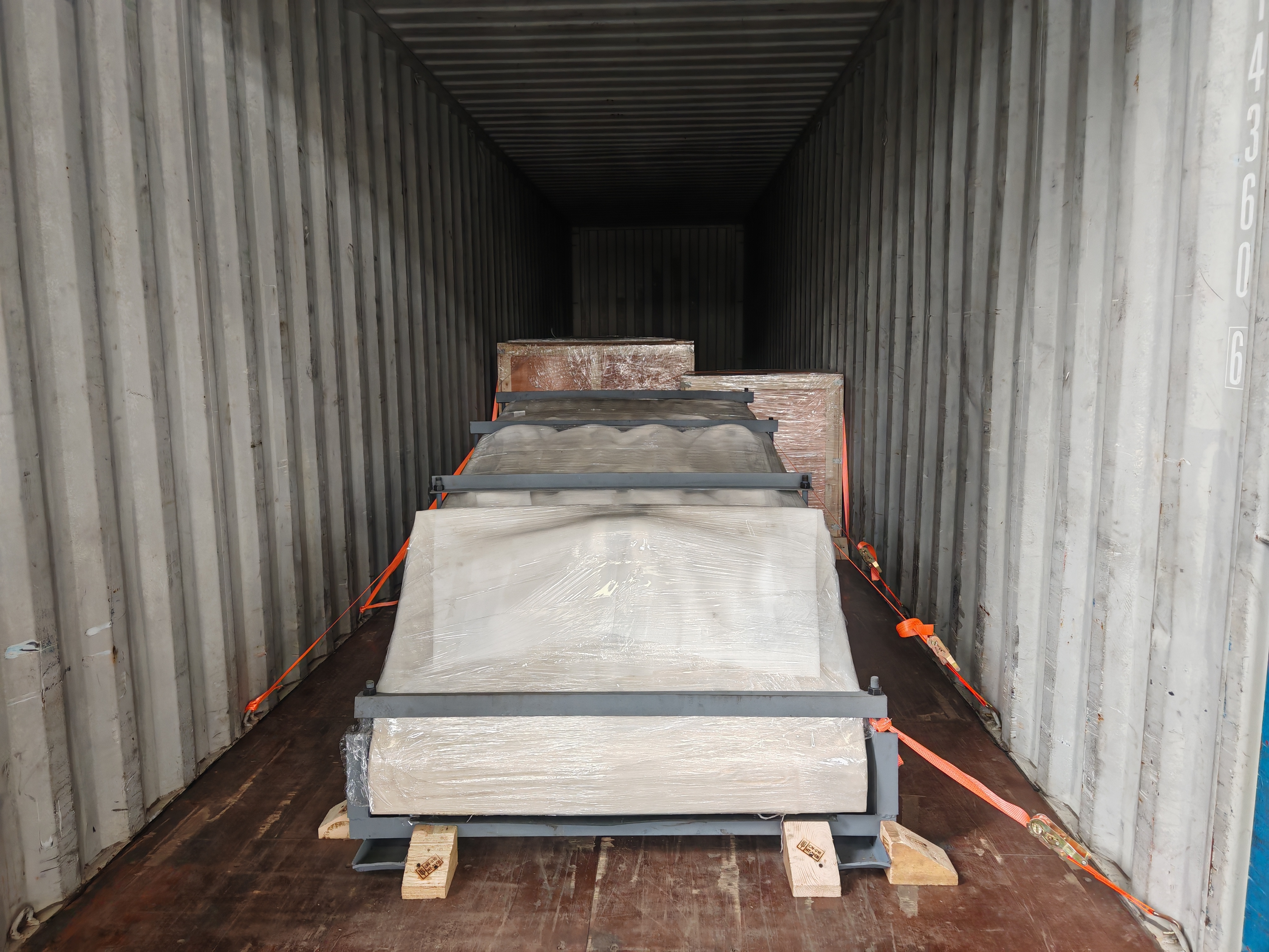 Shanghai Zhuyan Heavy Industry Ships Jaw Crusher in Three Containers for Overseas Client