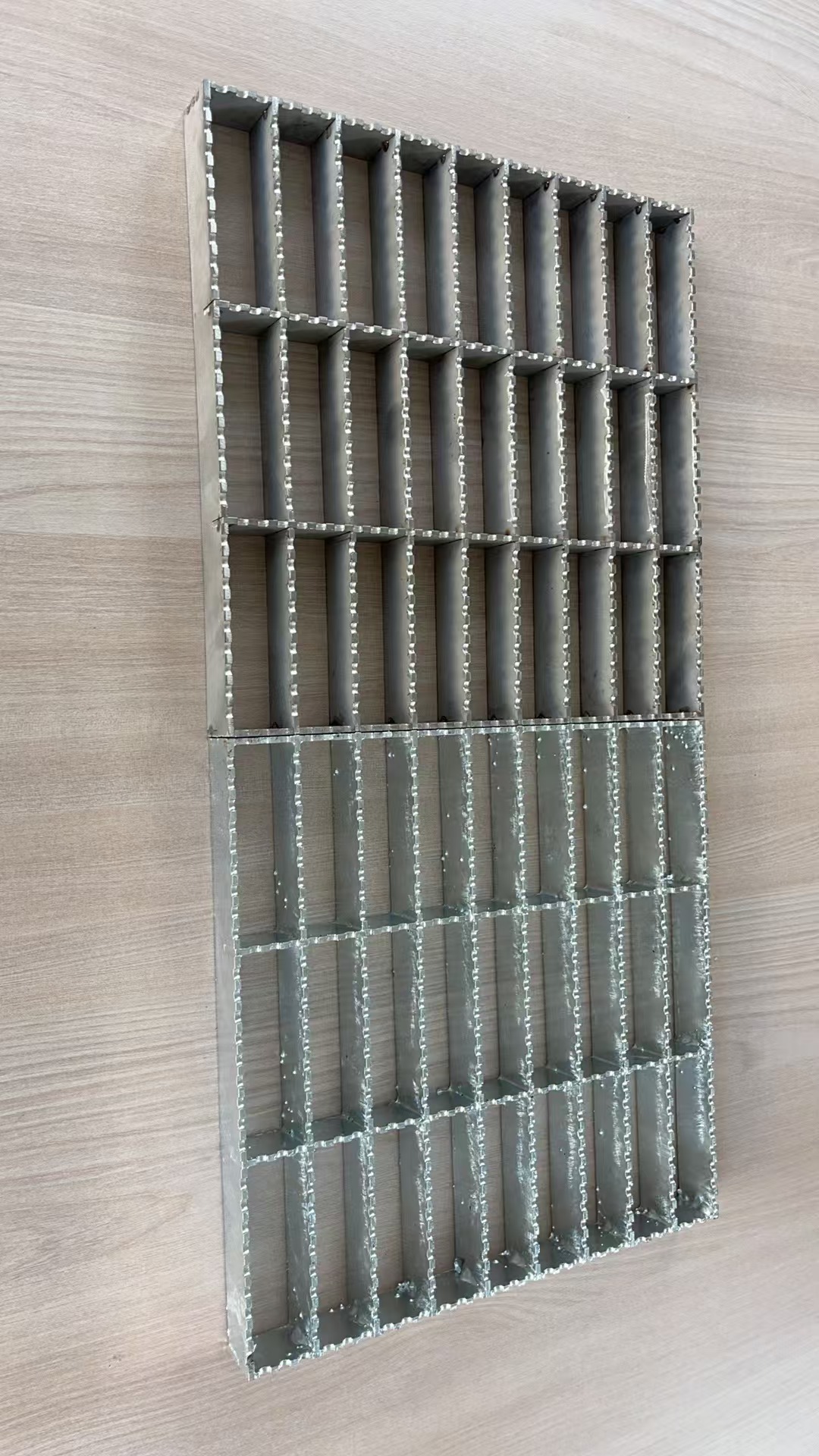 Galvanized grate vs. stainless steel grate