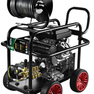 Бензиновая мойка высокого давления