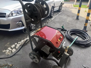 DIY cleaning of air conditioning using a high-pressure cleaning machine