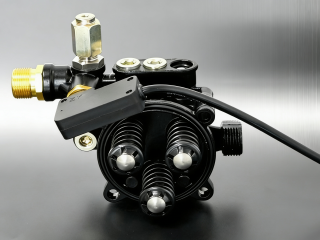 Structural characteristics of the inclined-disk type axial piston pump