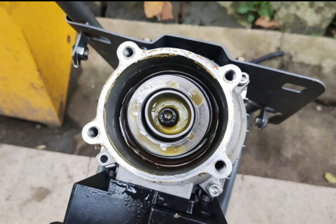 Perform regular refueling to ensure the pump head operates smoothly.