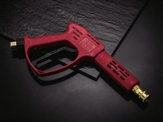 The reliable assistant for a cleaning machine – the high-pressure water gun.