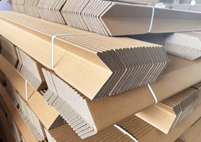 Paper corner protector machine
