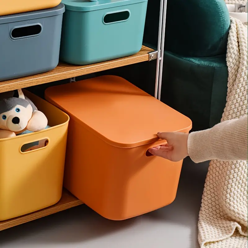 stackable plastic bins with lids