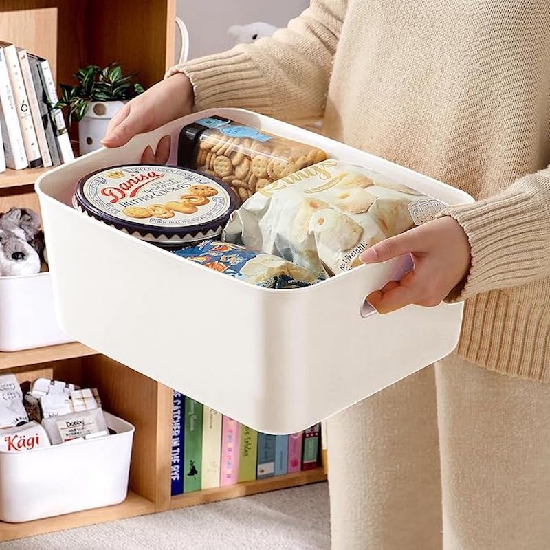 Plastic storage box: a right-hand assistant for home furnishing