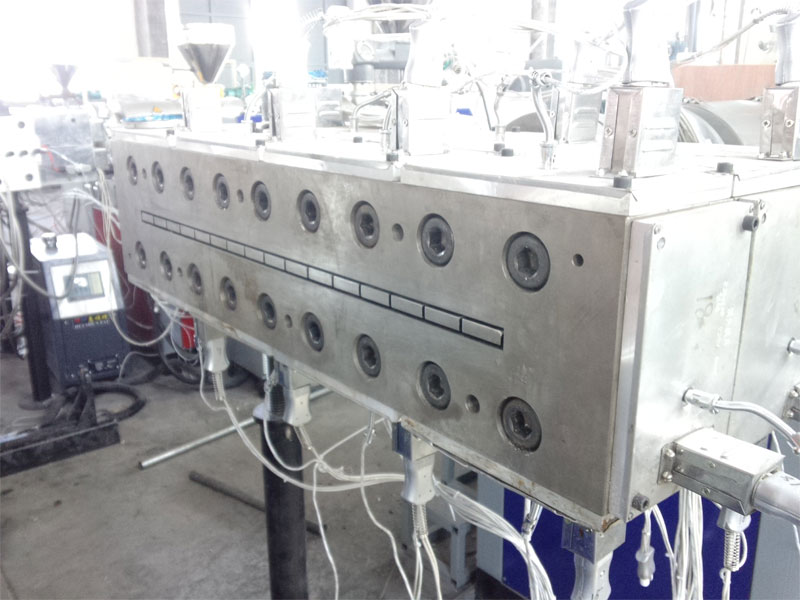pvc wpc slat mould