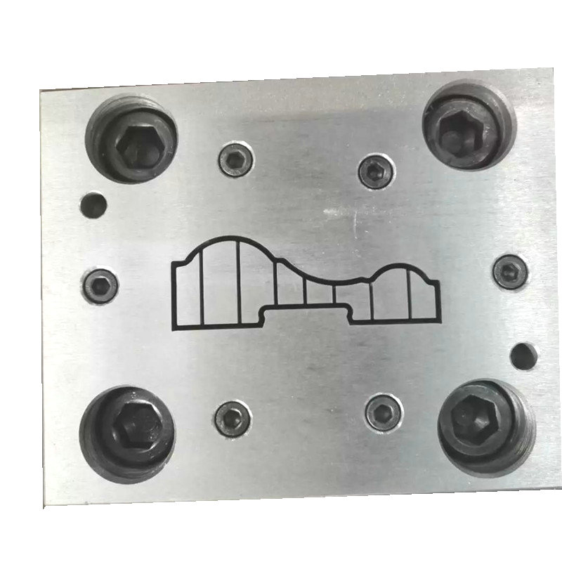 high quality pvc based WPC foaming decor trim plastic mouldings plastic extruder