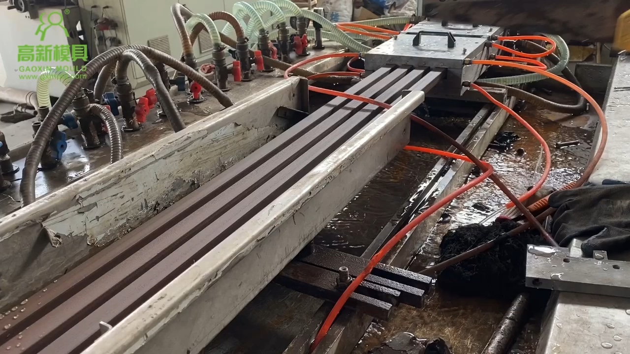 hot sale sound proof wall panel extrusion mould composite decking extrusion die / WPC cladding production machine