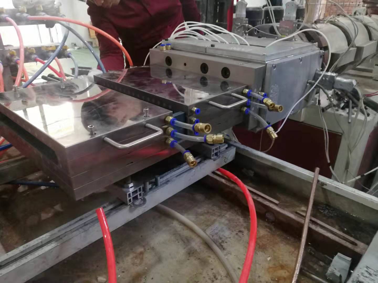 wpc extrison mould