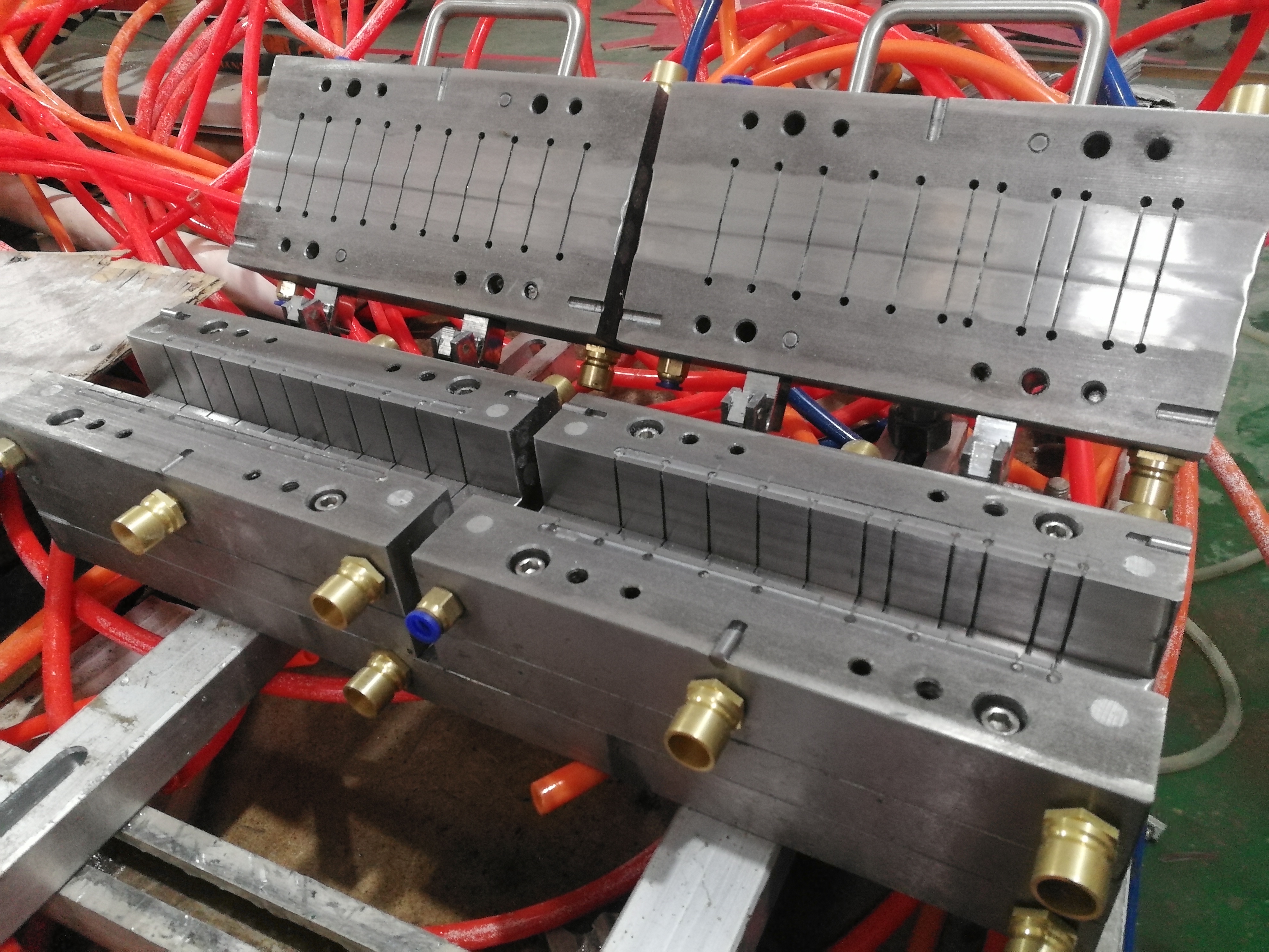 60X40mm extrusion die for WPC keel beam / plastic extrusion mould