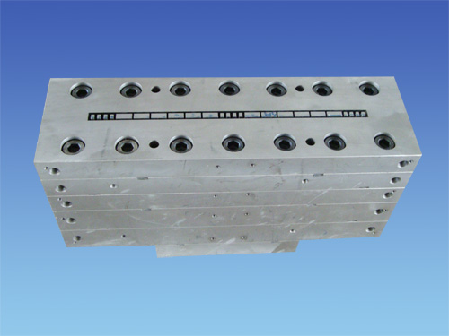 wpc foaming mould