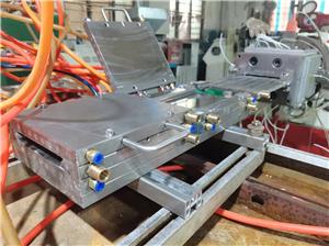 Solid / Hollow WPC Extrusion mould / die head / tools/ calibrator for PE decking