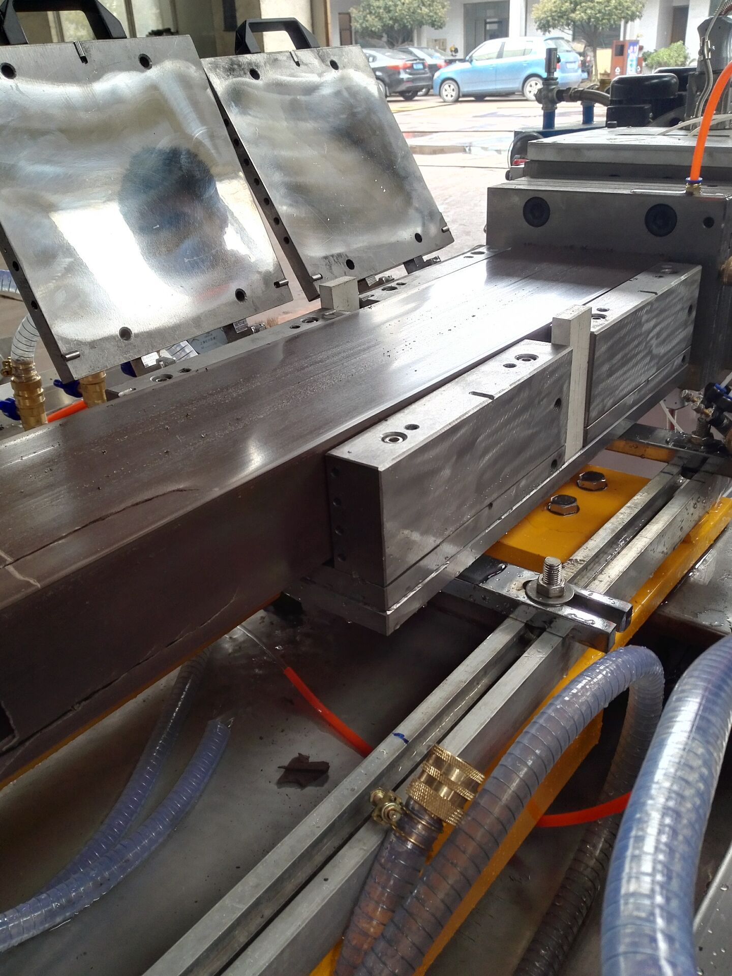 PE based WPC extrusion mold /extrusion tool for plastic wood pergola /HDPE extrusion mold made in Hubei