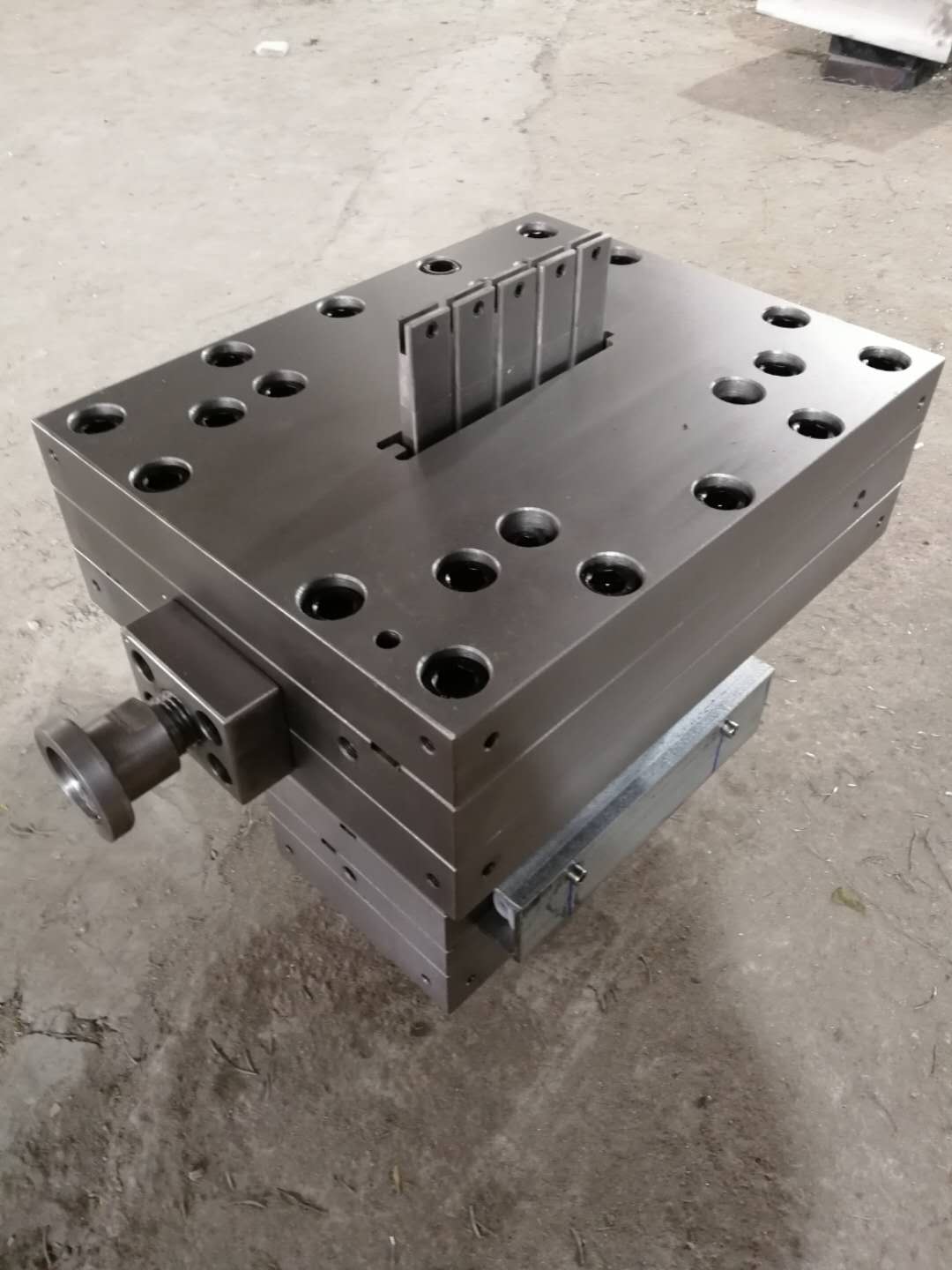 outside solid & hollow decking Extrusion mould