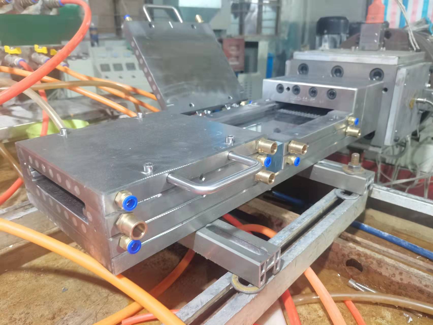 PE wood product extrusion wpc mould