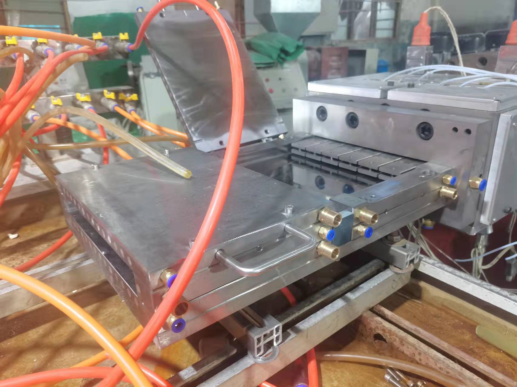 PE wood product extrusion wpc mould