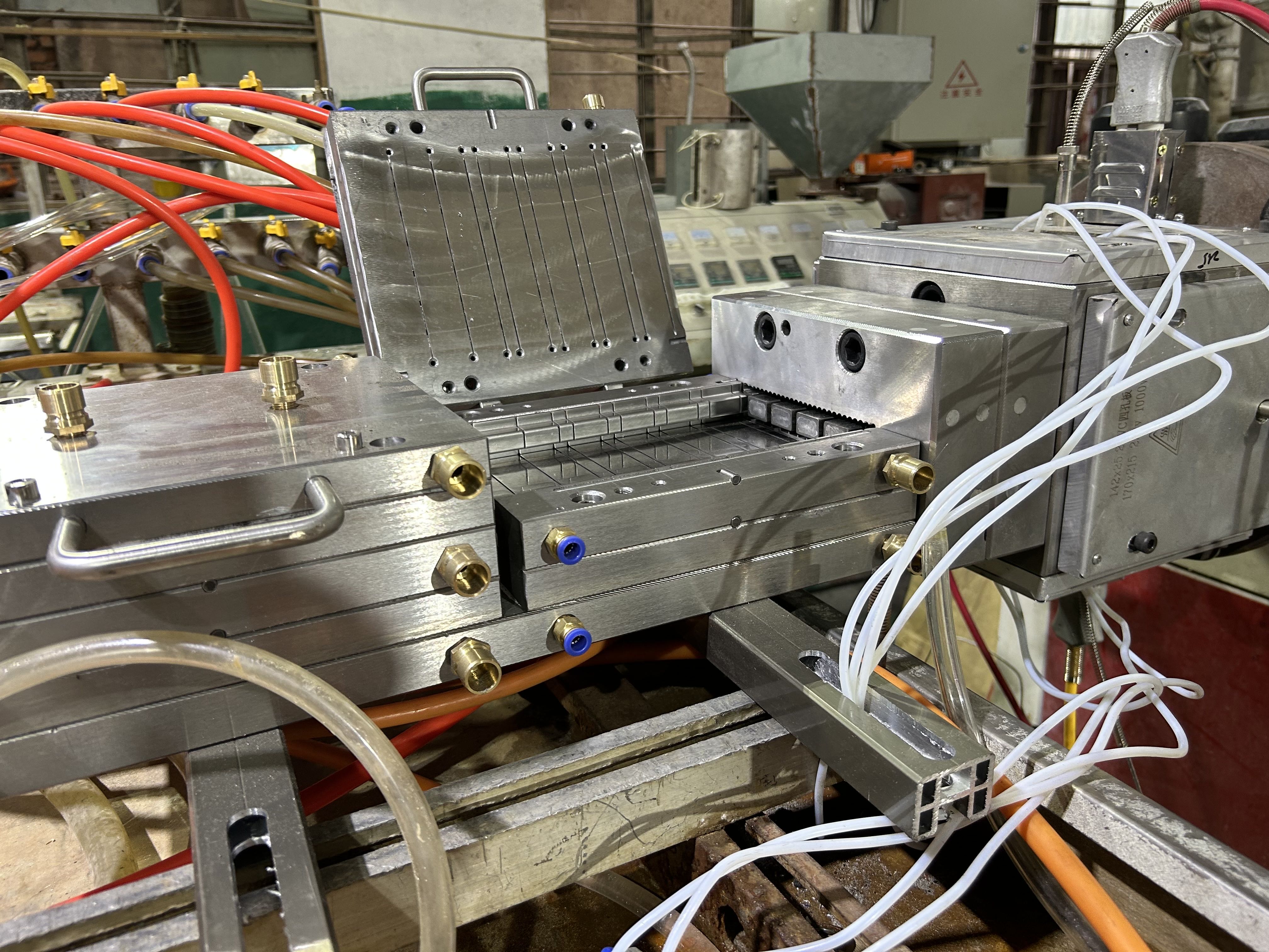 extrusion die for WPC decking / plastic handrail extrusion mould / WPC profile extrusion mould