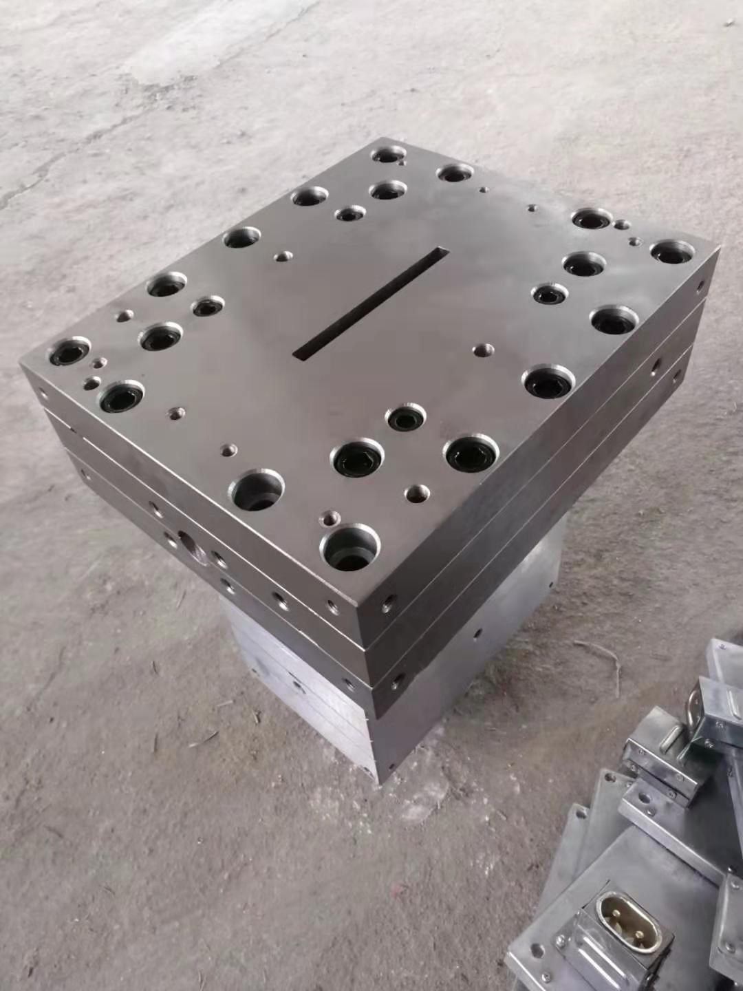 wpc co-extrusion mould