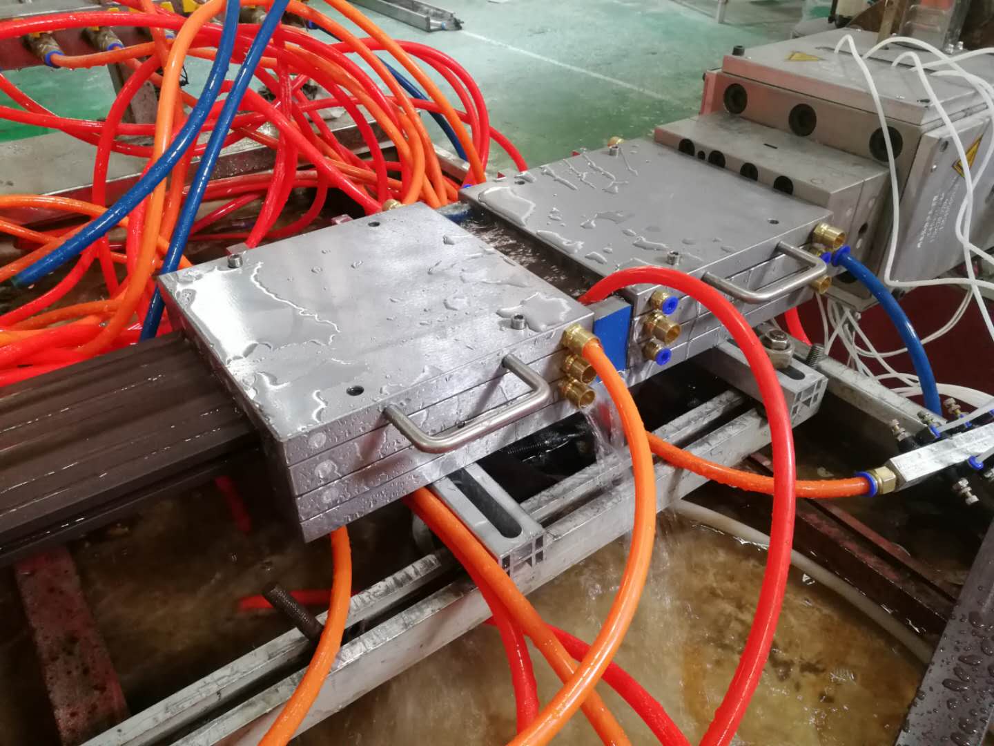 WPC hollow decking extrusion mould / plastic floor extrusion mould / WPC profile extrusion mould