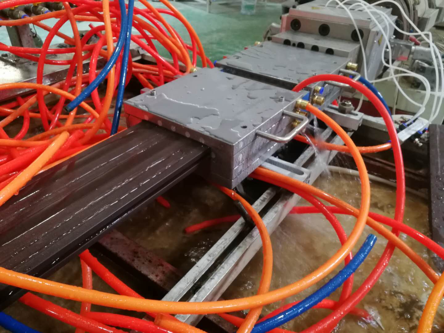 plastic floor extrusion mould