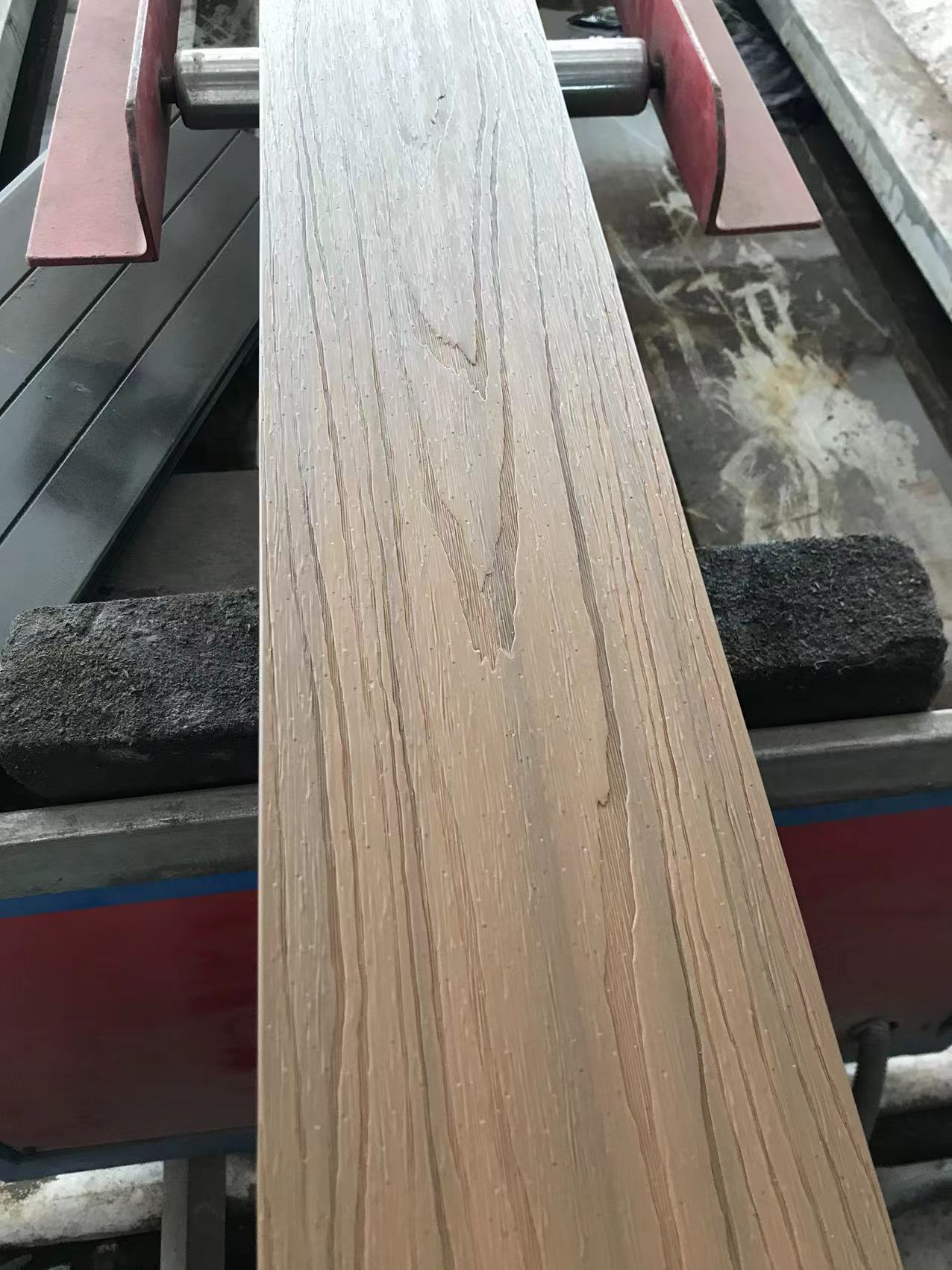 on line embossing extrusion tool for WPC decking / plastic co-extrusion mold for WPC decking / on line embossing mold