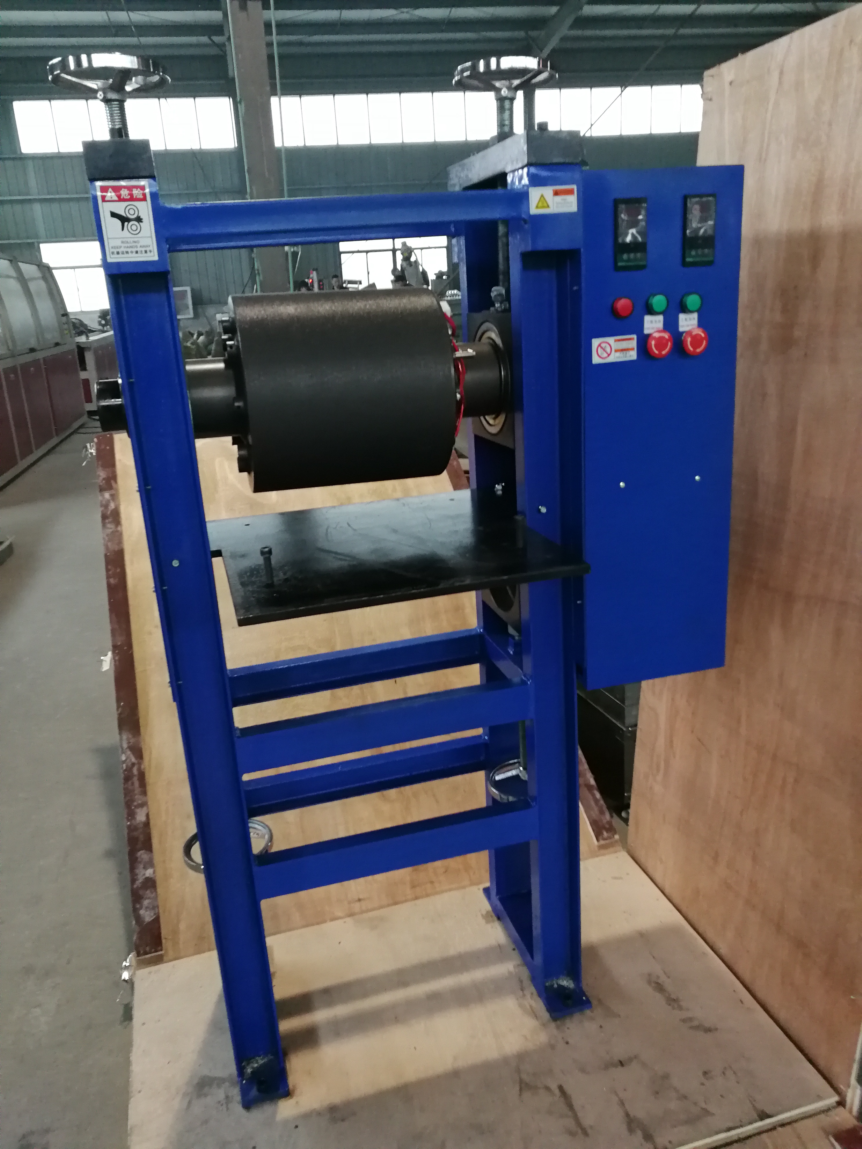 on line embossing extrusion tool for WPC decking / plastic co-extrusion mold for WPC decking / on line embossing mold