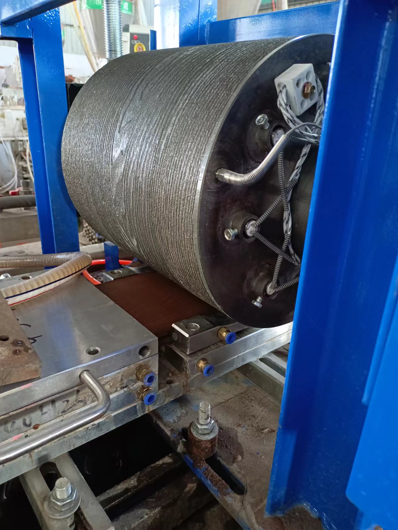plastic extrusion mold for outdoor decking