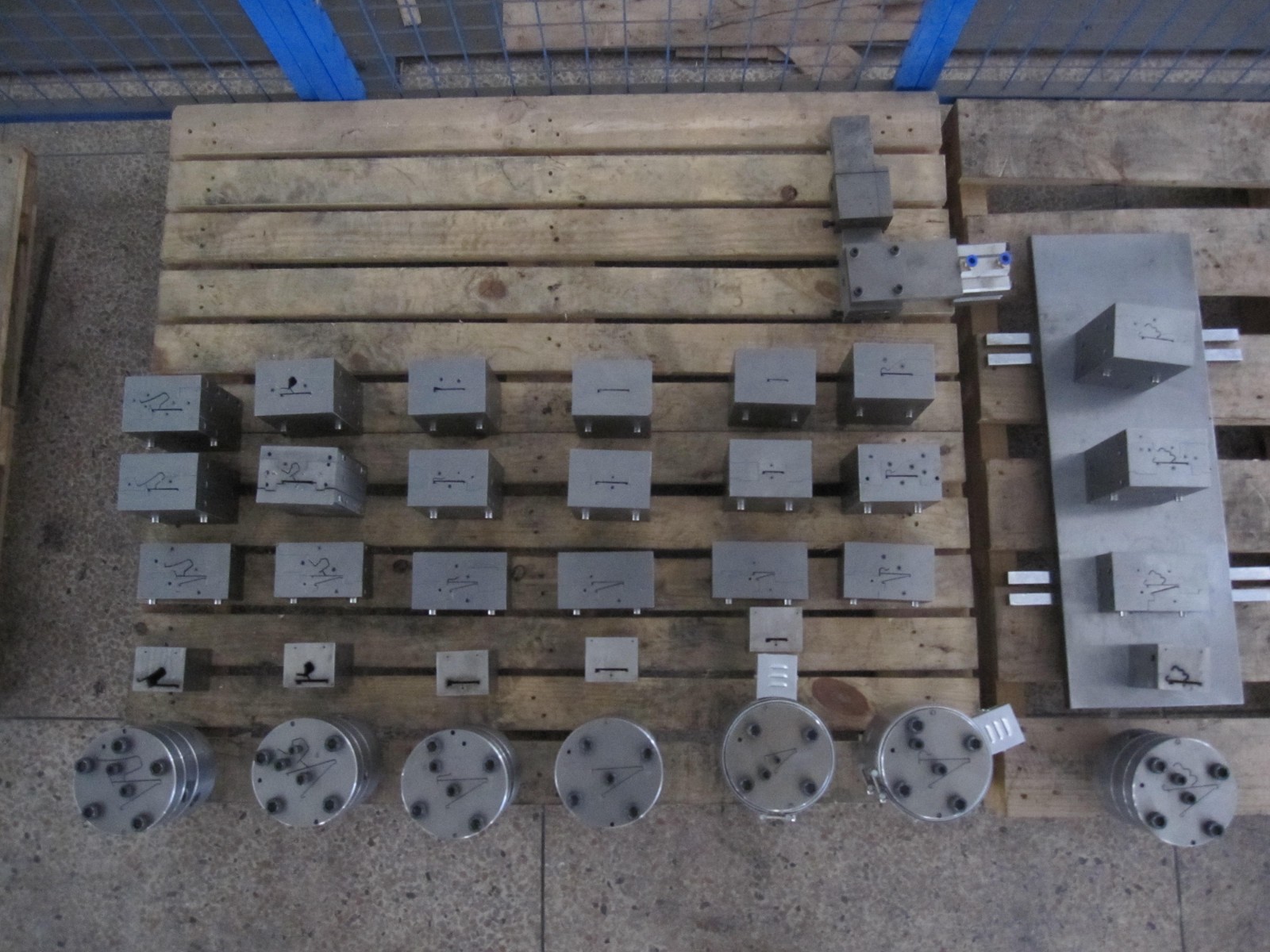 PVC extrusion mould