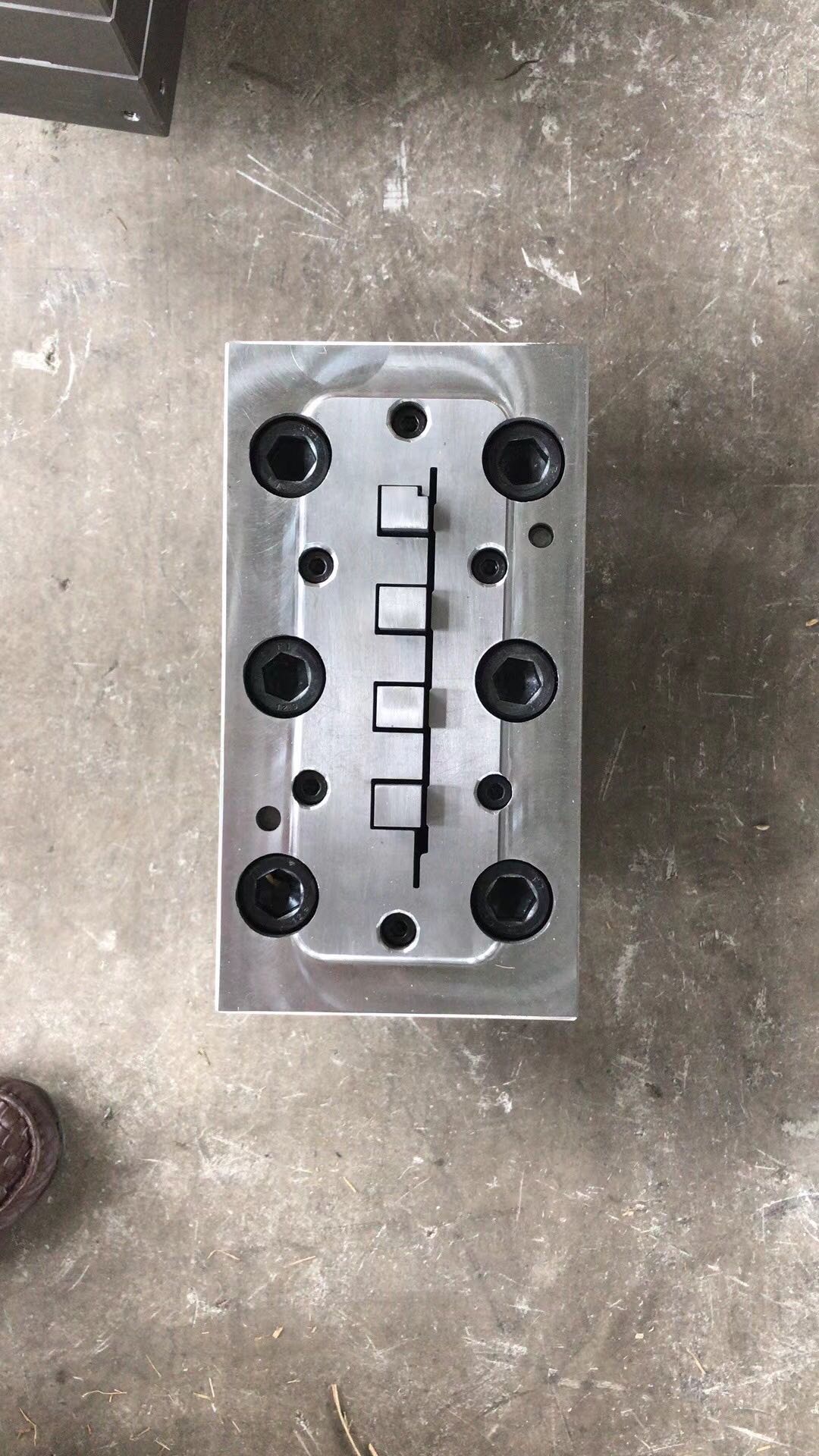 UPVC mould profile extrusion mold