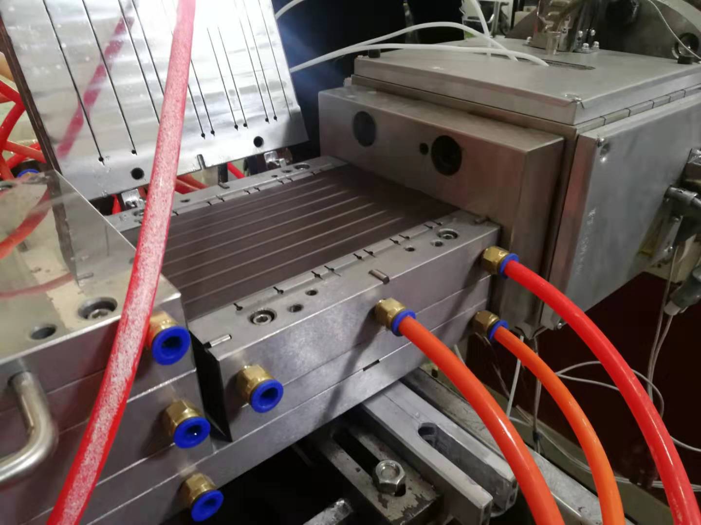 Wood plastic mold customization service / composite cladding extrusion die / WPC cladding production machine