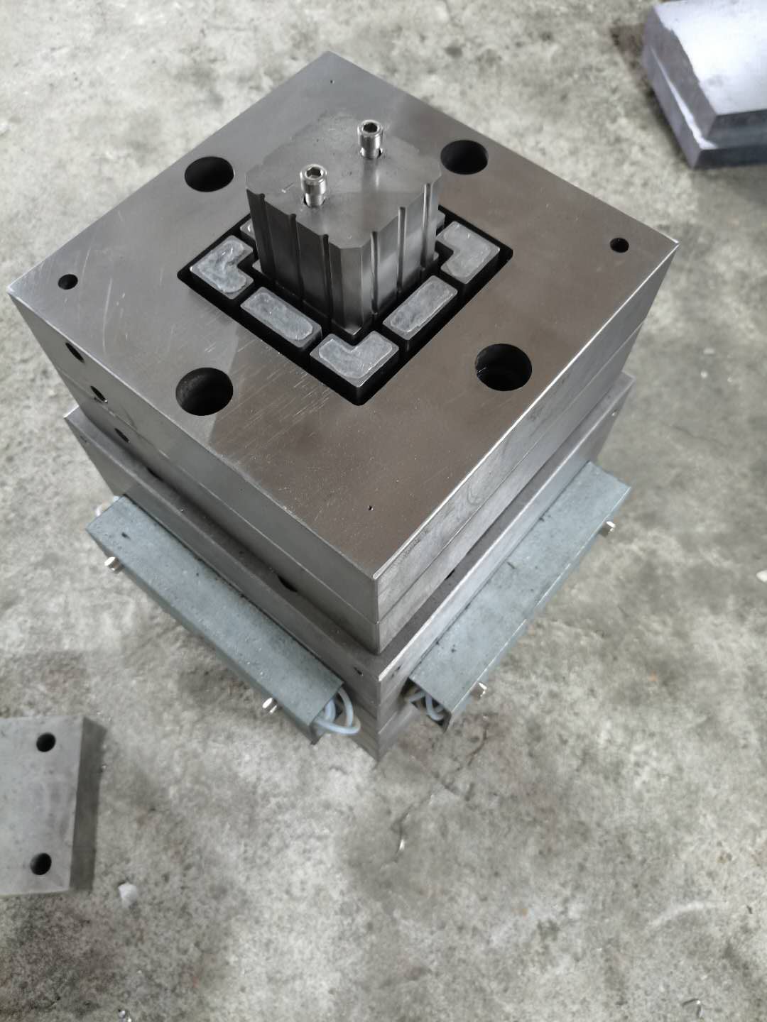 WPC cladding production machine