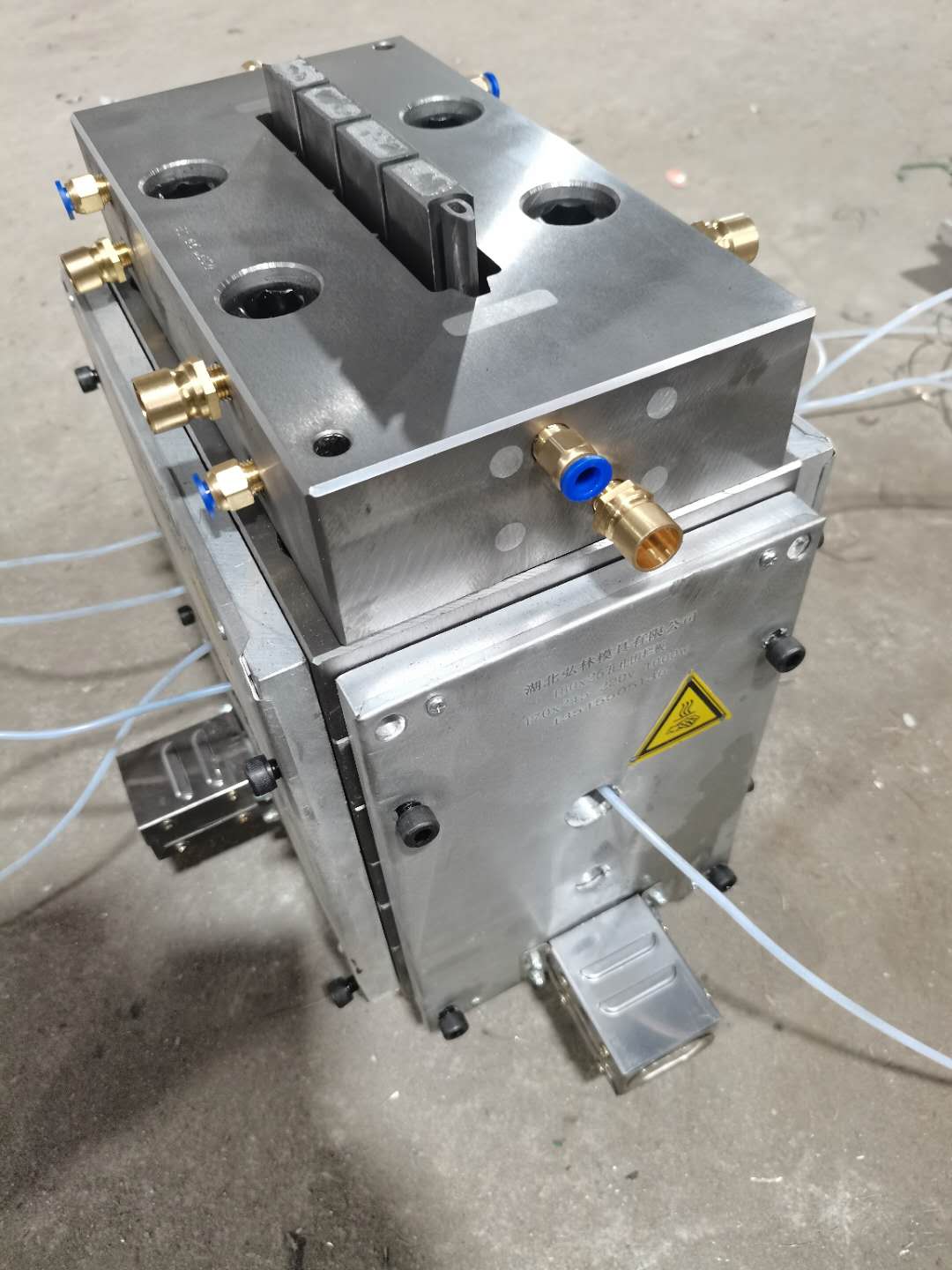 Wood plastic mold customization service