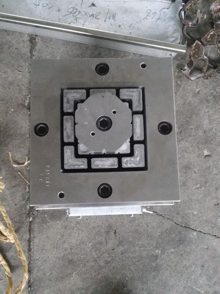 online 3D embossing roman pillar mould