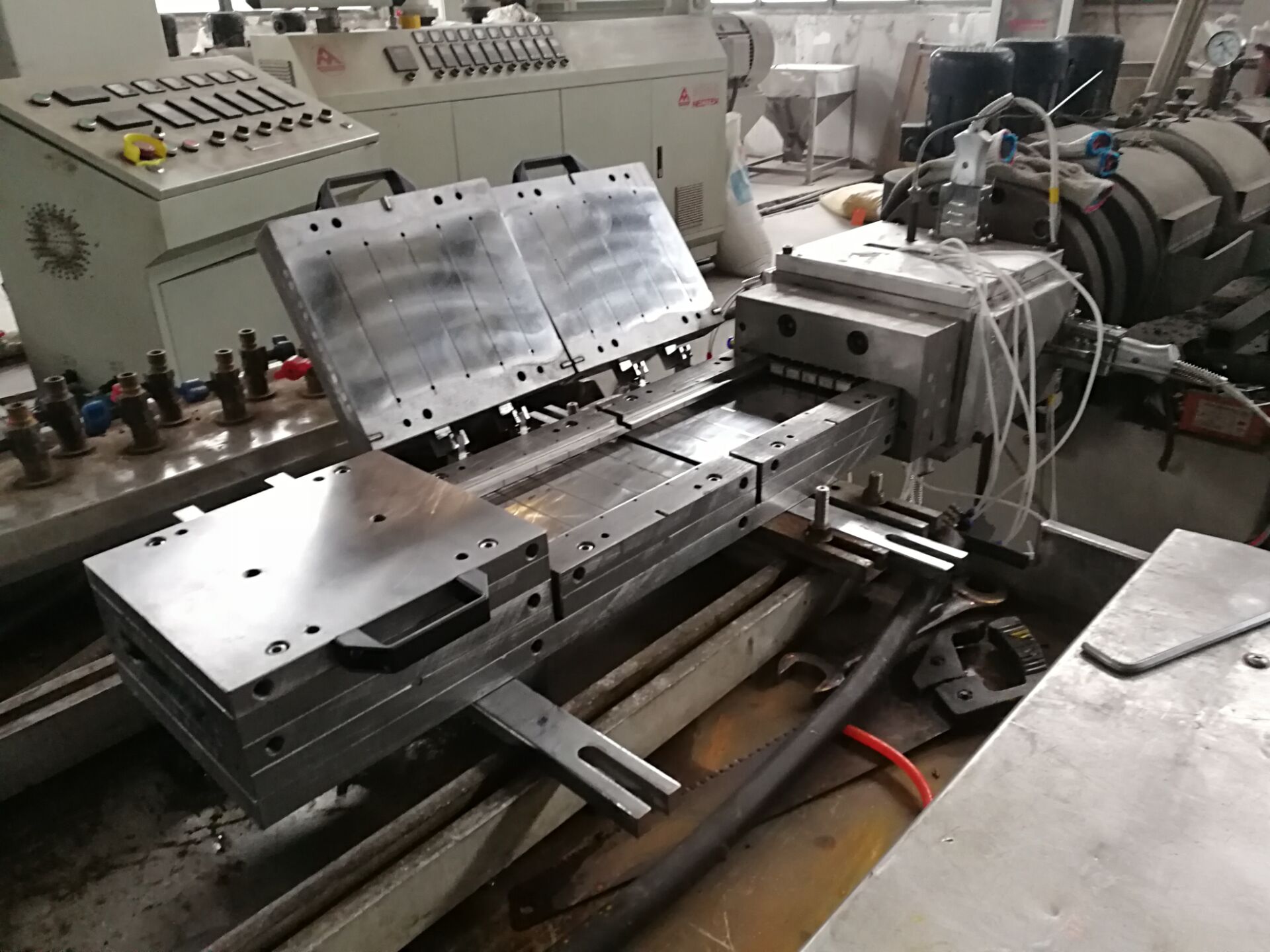pvc wpc mold