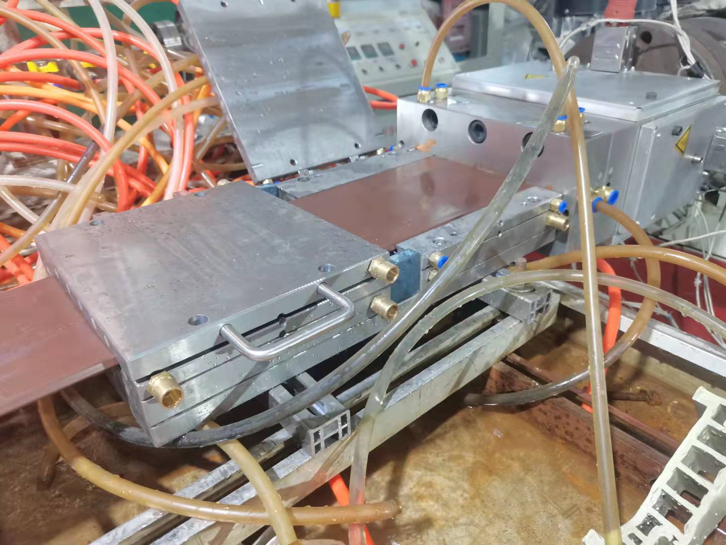 199x19mm WPC cladding extrusion mould