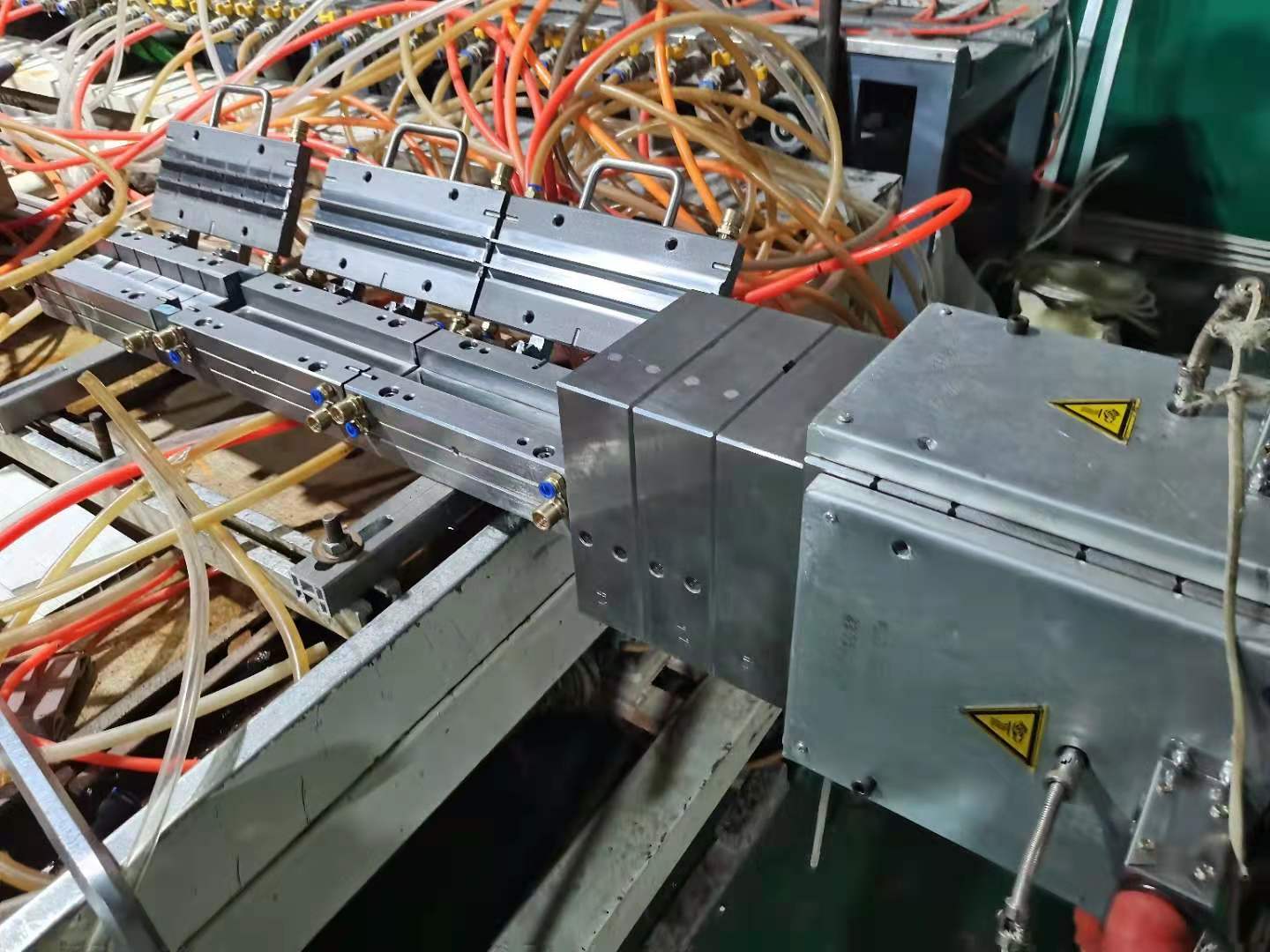 high quality WPC joist mould wpc keel mould