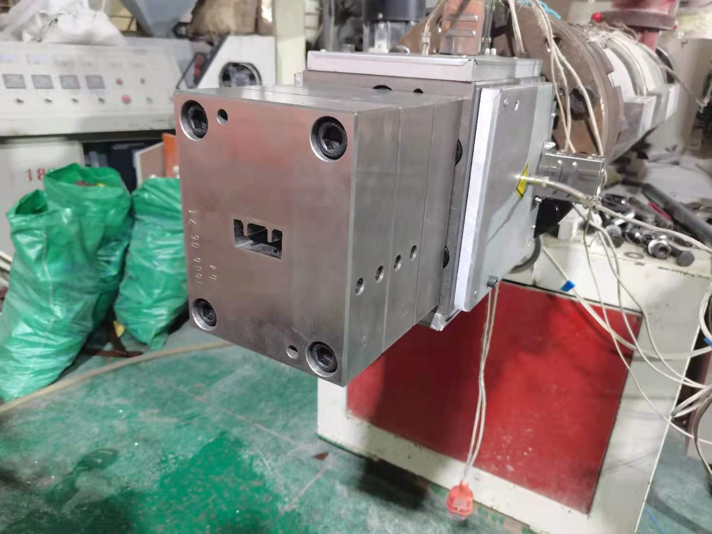 outdoor WPC keel mould