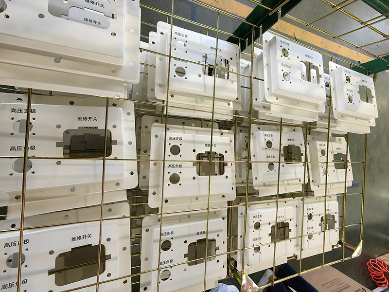 What should be paid attention to when purchasing sheet metal chassis and cabinets?