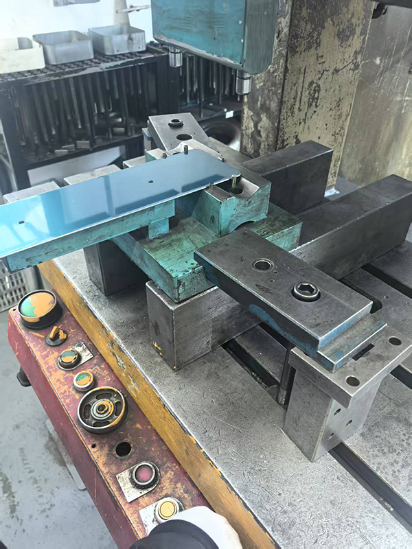 sheet metal CNC process technology