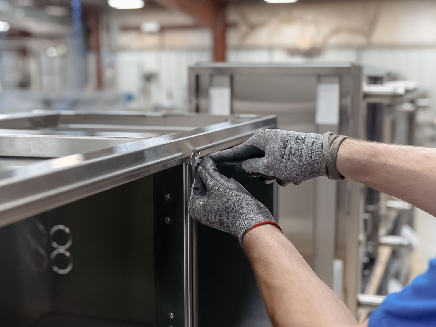 Metal Dolap Montajı: Sağlam Altyapı Çözümleri için Hassas Mühendislik Metal Dolap Montajı: Sağlam Altyapı Çözümleri için Hassas Mühendislik